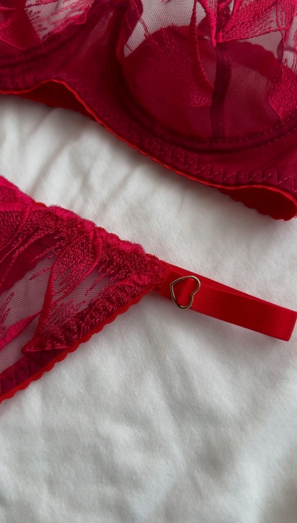 Stringi ASTRID malina