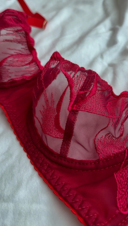 Biustonosz soft ASTRID malina