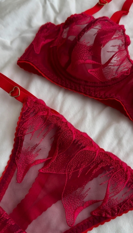 Biustonosz soft ASTRID malina