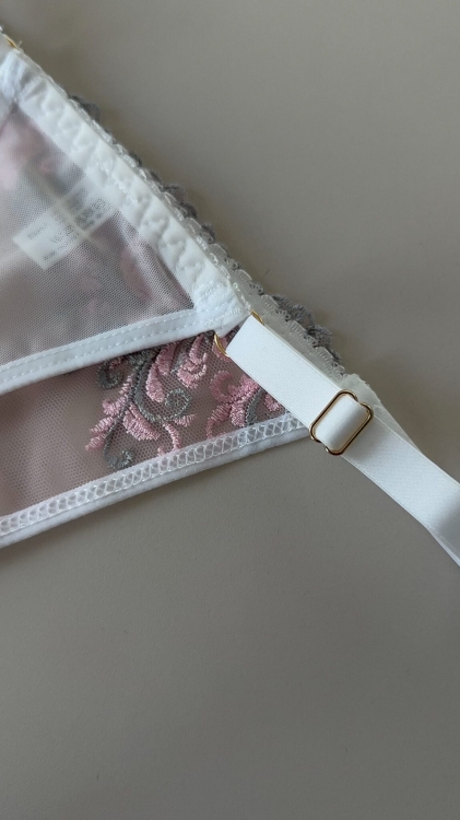 Stringi z regulacją Rose Shadow