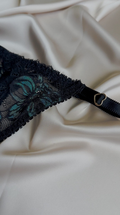 Stringi z regulacją