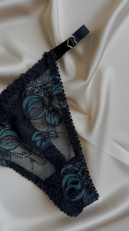 Stringi z regulacją